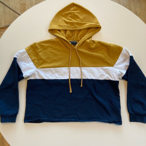2 color block cropped hoodies - Picture 2 of 5